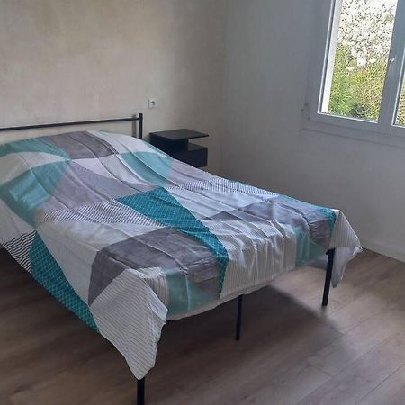 Maison Spacieuse Avec Un Terrain Casseneuil Εξωτερικό φωτογραφία